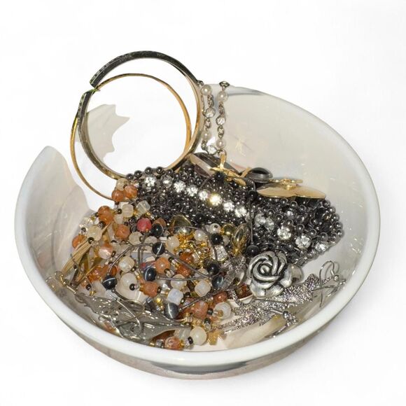 Silver & Gold Tone Jewelry Lot | 23 Pieces Beaded & Mixed | One Size - Picture 4 of 4